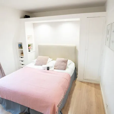 Parisien Face Metro - 9 - 2p - Flat-guest باريس